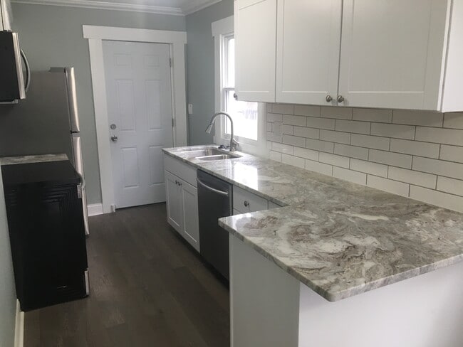 Photo - 1288 Oakwood Ave