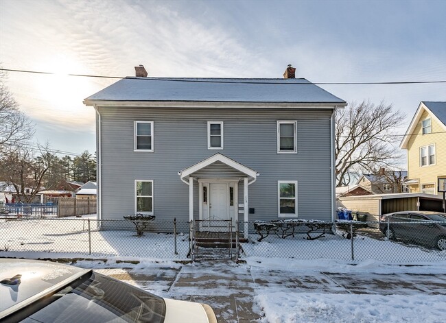 Building Photo - 115 Berkshire St Unit 2