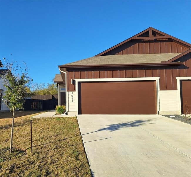 Building Photo - 758 Staglin St