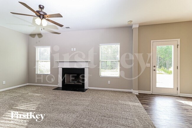 Photo - 415 Shady Glen