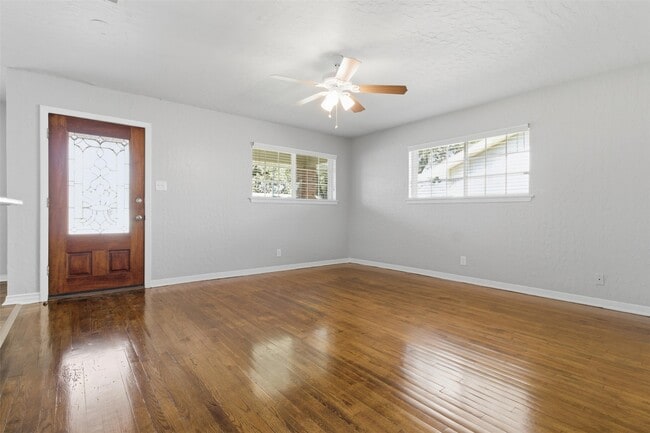 Photo - 9523 Bundy Ln