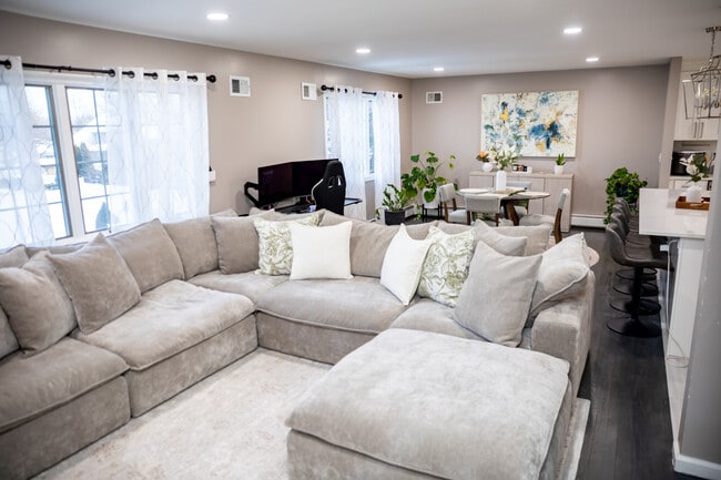 Photo - 11 Cozy Glen Ct Unit 1