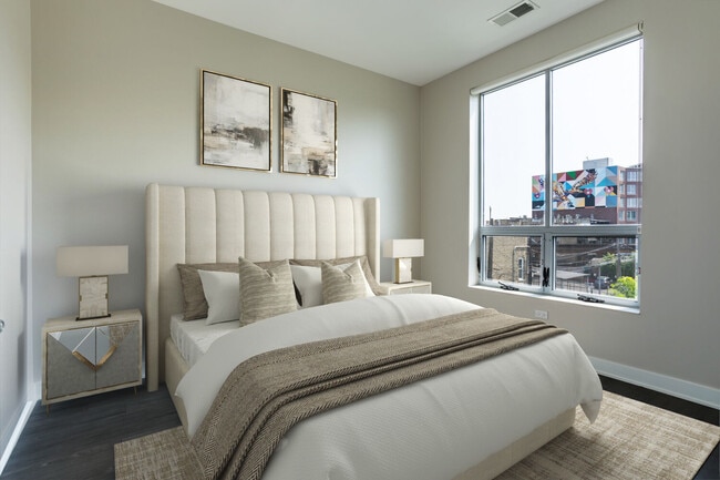 Luxe Logan Square