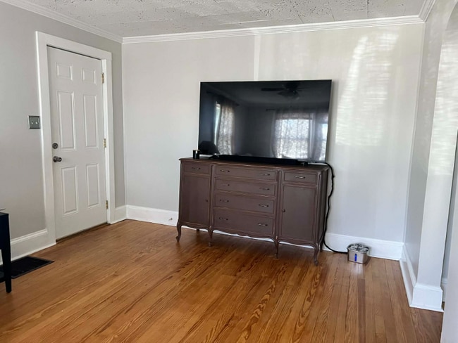 Photo - 215 Willow Ave