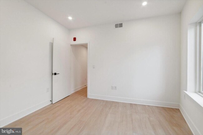 Photo - 1643 N 2nd St Unit 404