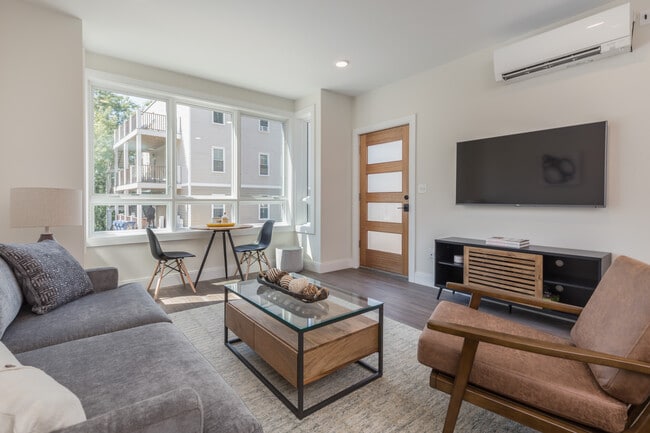 Photo - 139 Marcella St