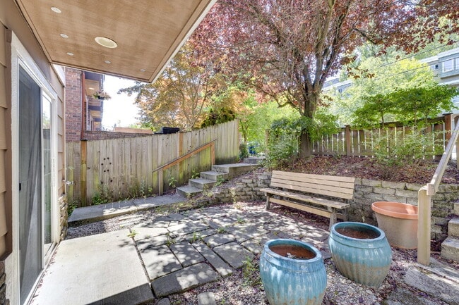 Photo - Stylish 3 bedroom townhome in Madison Valley!