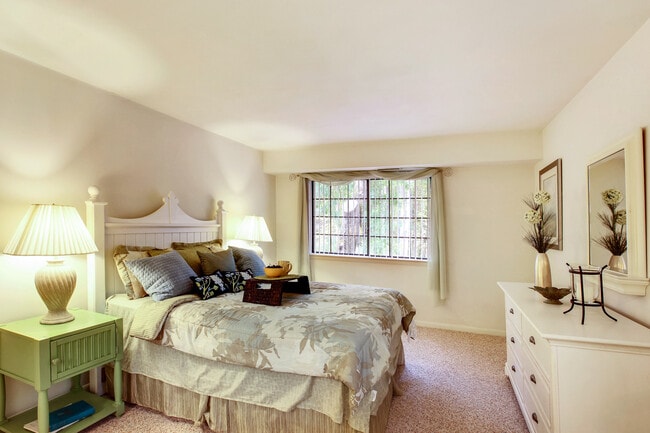 Model Master Bedroom - Heritage Village Apartments