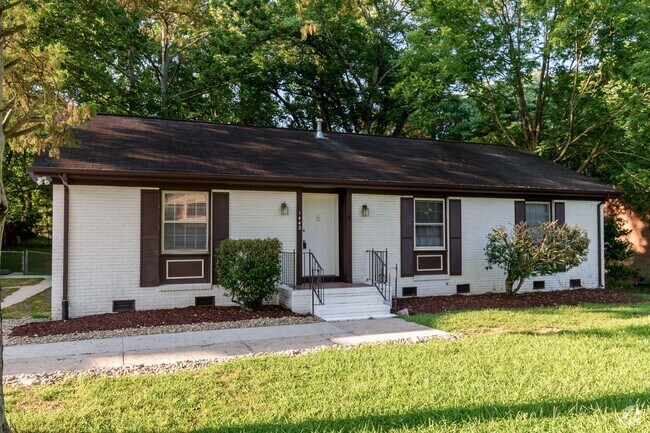 Building Photo - Well maintained ranch home in Charlotte!