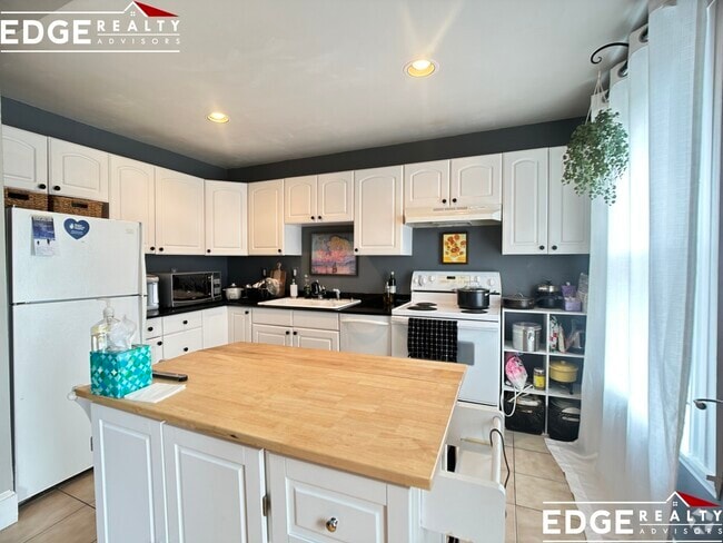 Building Photo - 512 Massachusetts Ave Unit 4 Rental