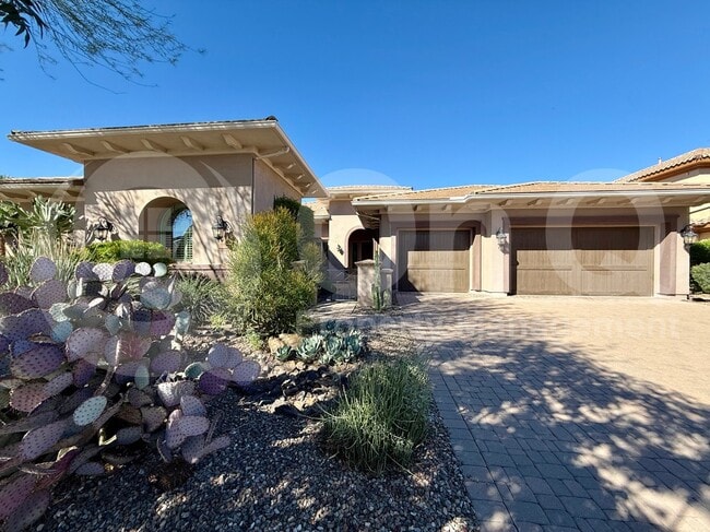 Building Photo - 350 W Yellowstone Way