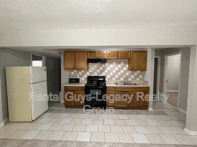 Photo - 1738 Wright Ave Unit #2