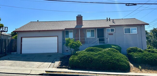 Building Photo - Excellent CV Location!  Close to all level... Rental