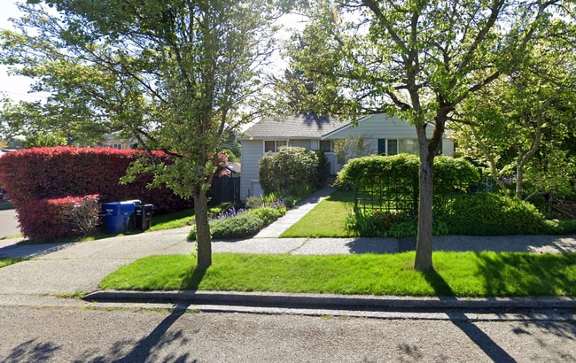 Building Photo - 7001 42nd Ave NE Rental