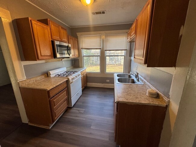 Photo - Beautiful 3 bedroom home