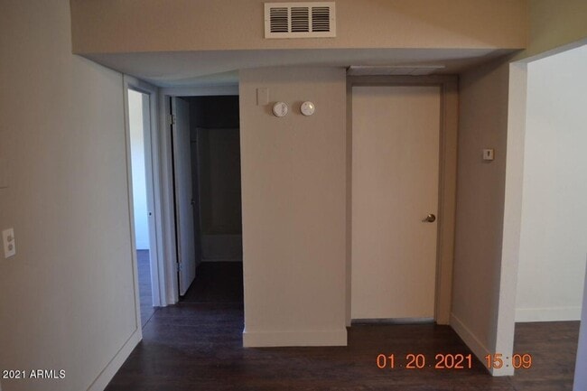 Building Photo - Nice 2 bedroom 2 bath apartment in Apache ...