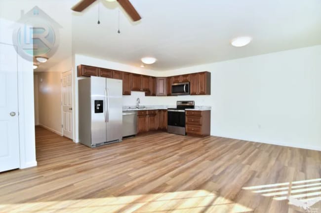 Photo - 330 Park Way