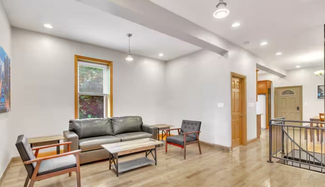 Photo - 1353 S California Ave