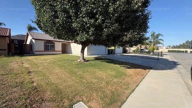 Photo - 4 bedroom 2 bathroom split wing home in North Bakersfield