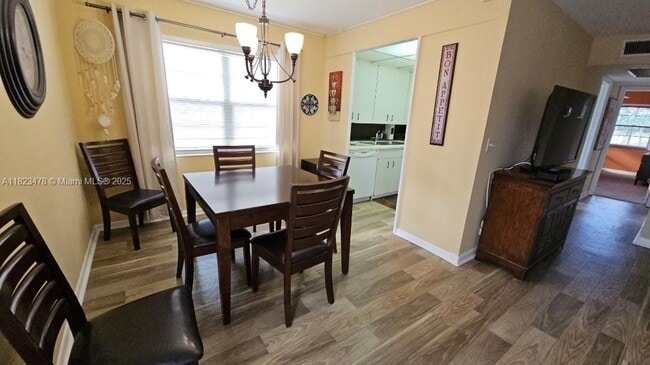 Photo - 1044 Harwood D Unit D