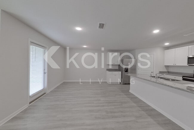 Photo - 134 Metalmark Dr