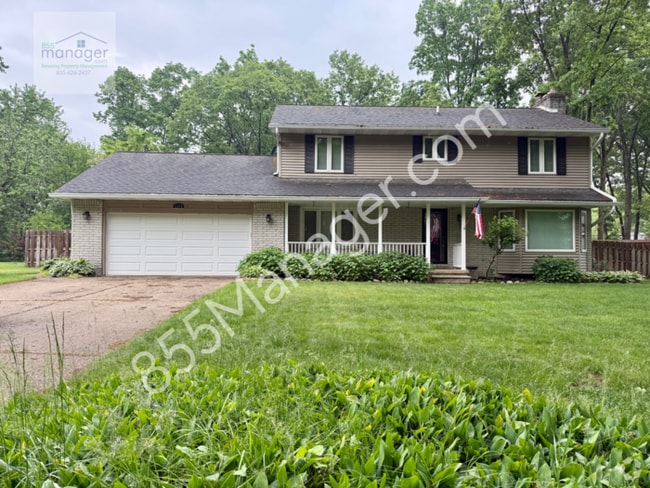 Building Photo - Union Lake Retreat – Updated 4-Bed Colonia... Rental