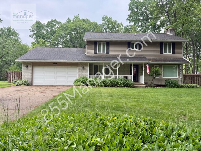 Building Photo - Union Lake Retreat – Updated 4-Bed Colonia... Rental