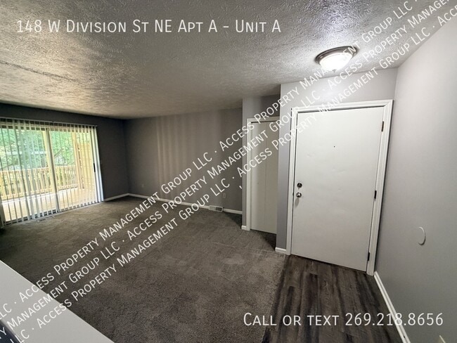 Photo - 148 W Division St NE