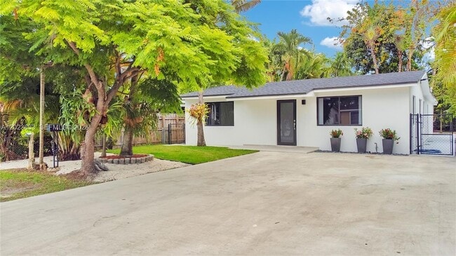 Building Photo - 6566 SW 35th St