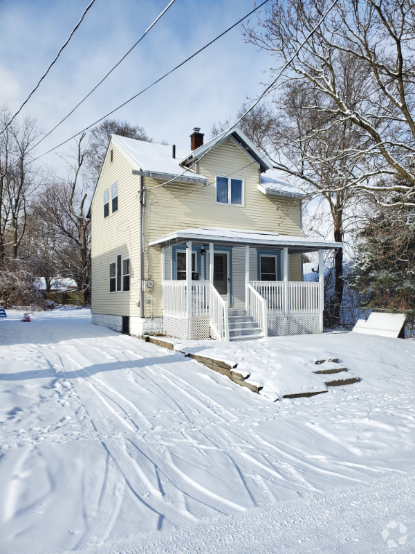 Building Photo - 1443 Knollwood Ave Rental