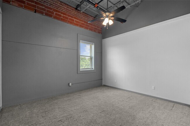 Photo - 612 W Texas Ave