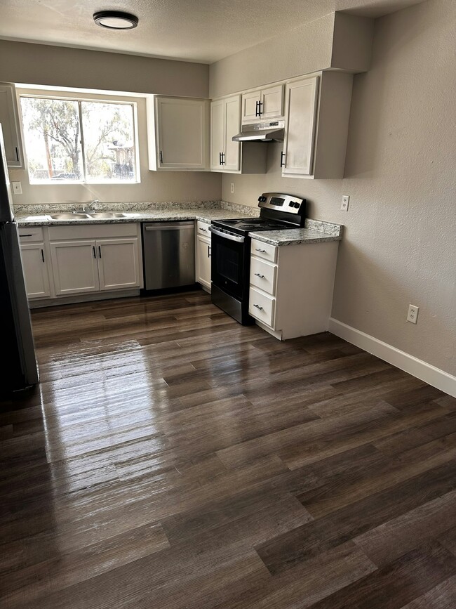 Building Photo - 3136 E Cicero St Unit 101 Rental