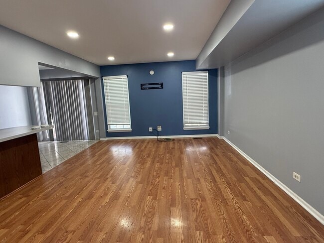 Photo - 210 Shadybrook Ln