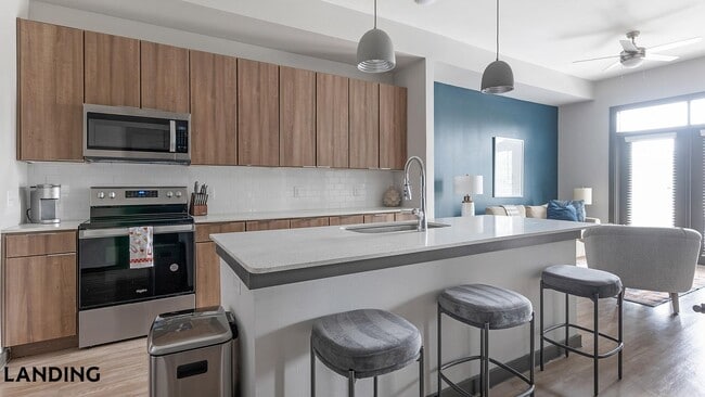 Photo - 3875 Burnham Unidad 6113