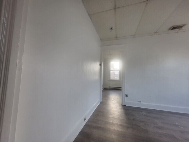 Photo - West End 1 Bedroom