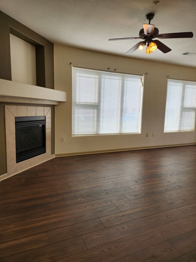 Photo - Beautiful condo in highly desired area of ...