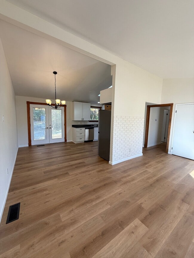 Photo - 91 Cedar Ridge Dr