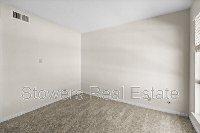 Building Photo - 433 Garden Creek Pl