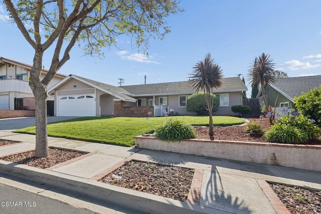 2066 Dwight Ave