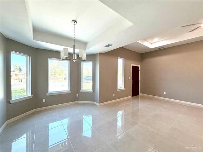 Photo - 23 Elmira Ave