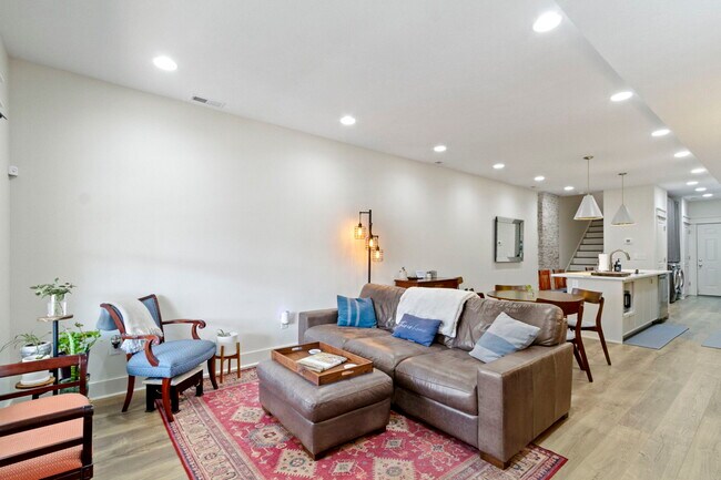 Photo - 728 Cottage Ave