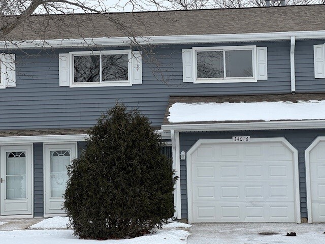 Building Photo - 34016 N White Oak Ln