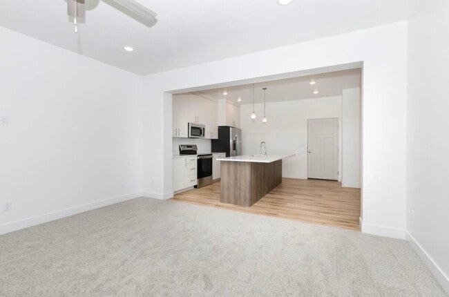 Building Photo - NT 3380