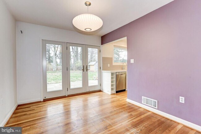 Photo - 9718 Holmhurst Rd