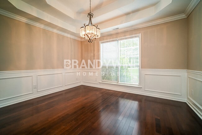 Photo - 200 Masters Way