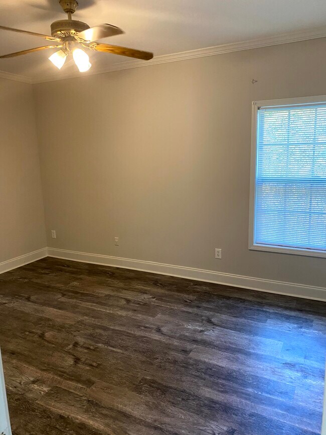 Master Bedroom - 718 N Evelyn Pl NW
