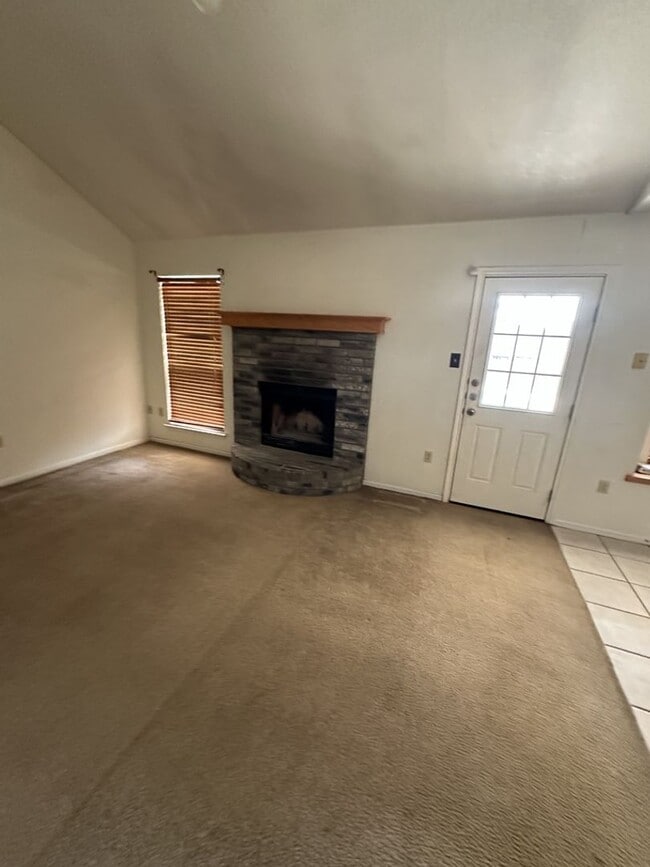 Photo - 3 BED / 2 Bath  AVAILABLE NOW