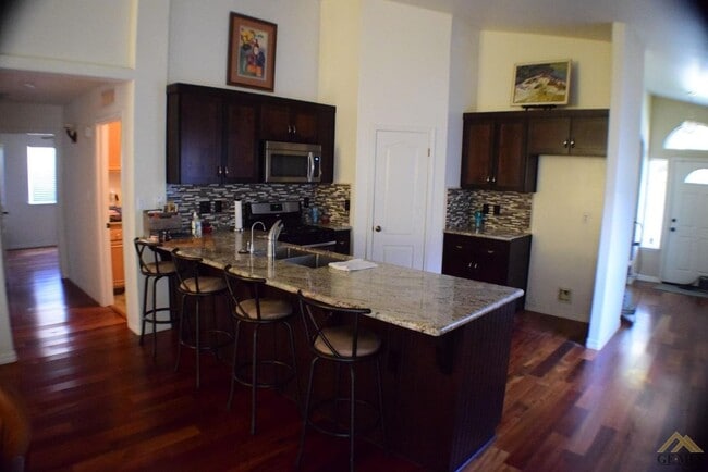 Photo - House - Now accepting applications!