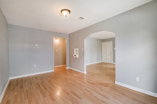 Photo - 7815 Harding St