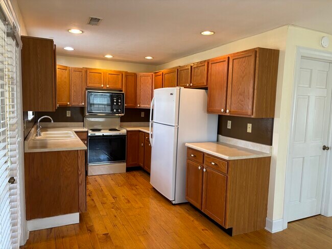 Photo - 117 N Front St Unidad C